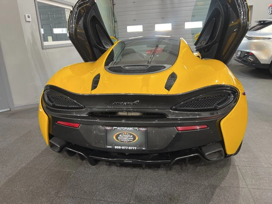 2017 McLaren 570GT - Image 5 of 31