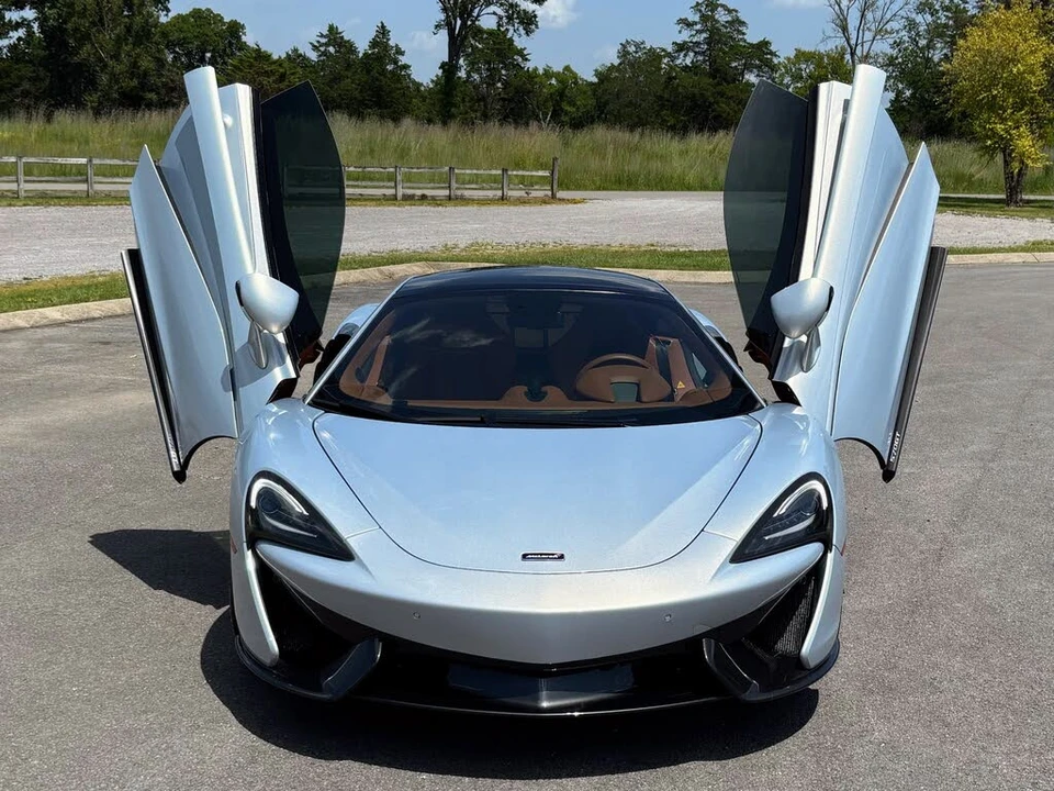2017 McLaren 570GT - Image 5 of 31