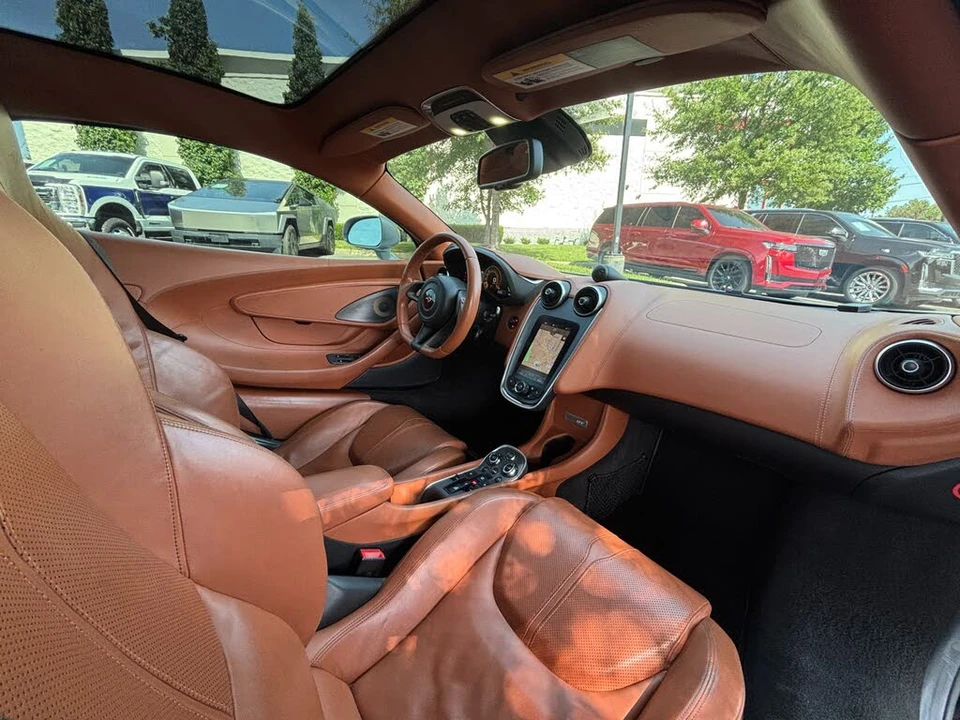 2017 McLaren 570GT - Image 18 of 31