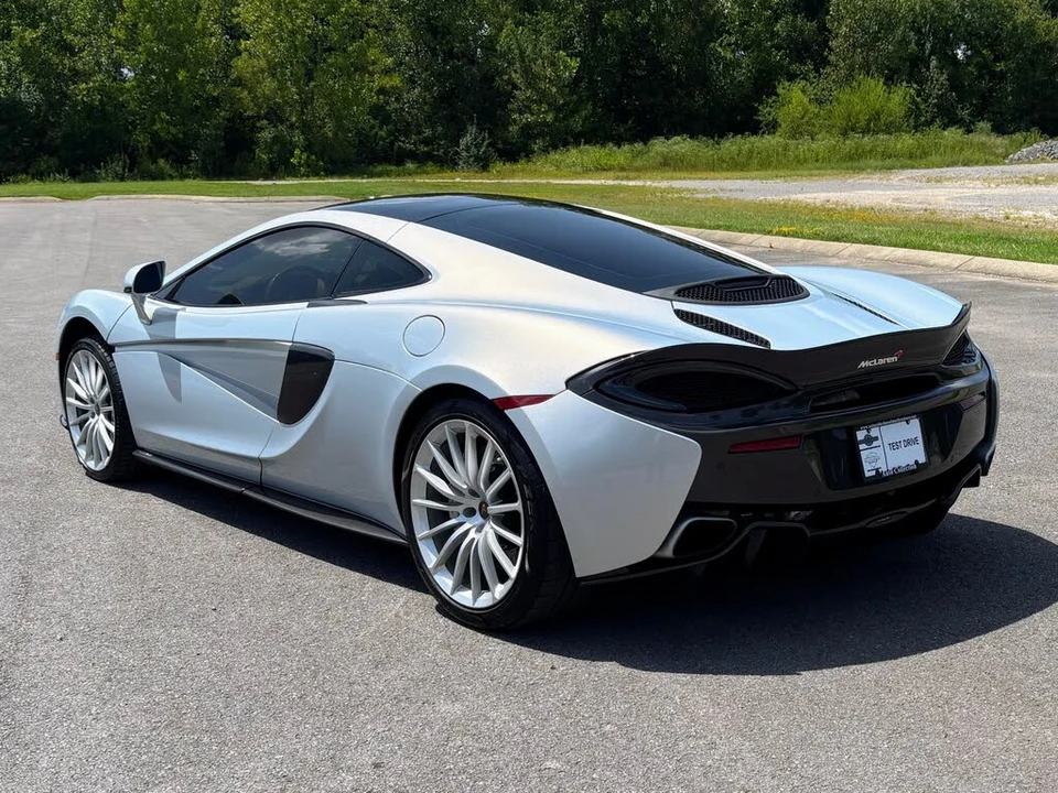 2017 McLaren 570GT - Image 15 of 31