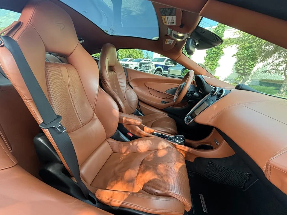 2017 McLaren 570GT - Image 19 of 31