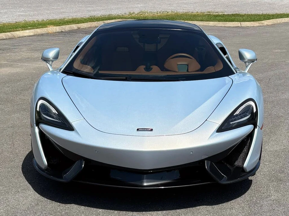 2017 McLaren 570GT - Image 11 of 31
