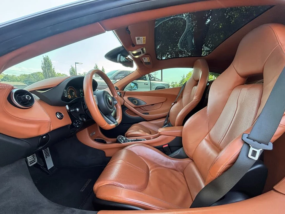2017 McLaren 570GT - Image 22 of 31