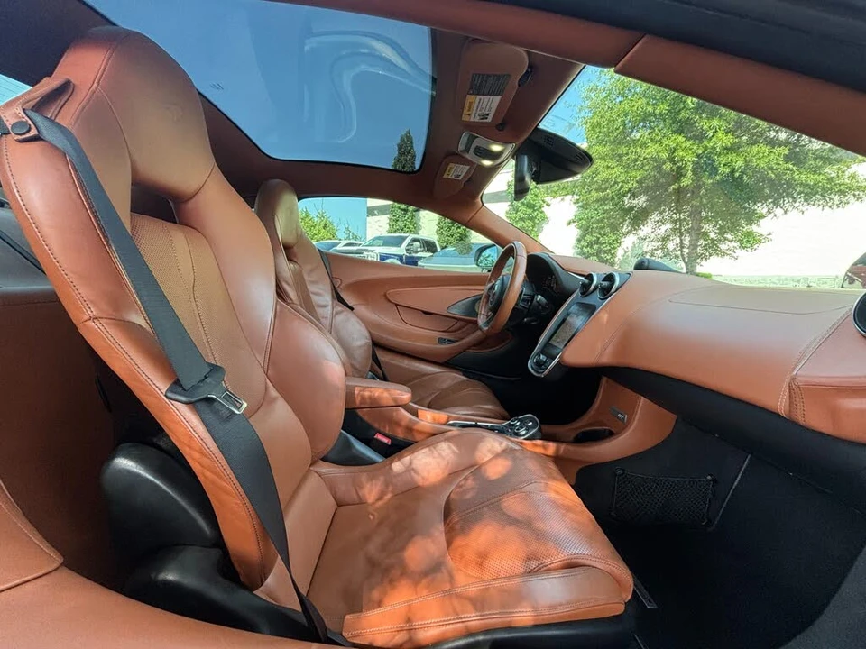2017 McLaren 570GT - Image 17 of 31