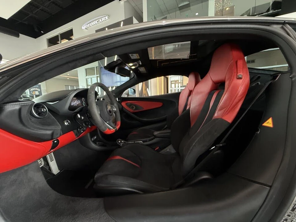 2017 McLaren 570GT - Image 13 of 31
