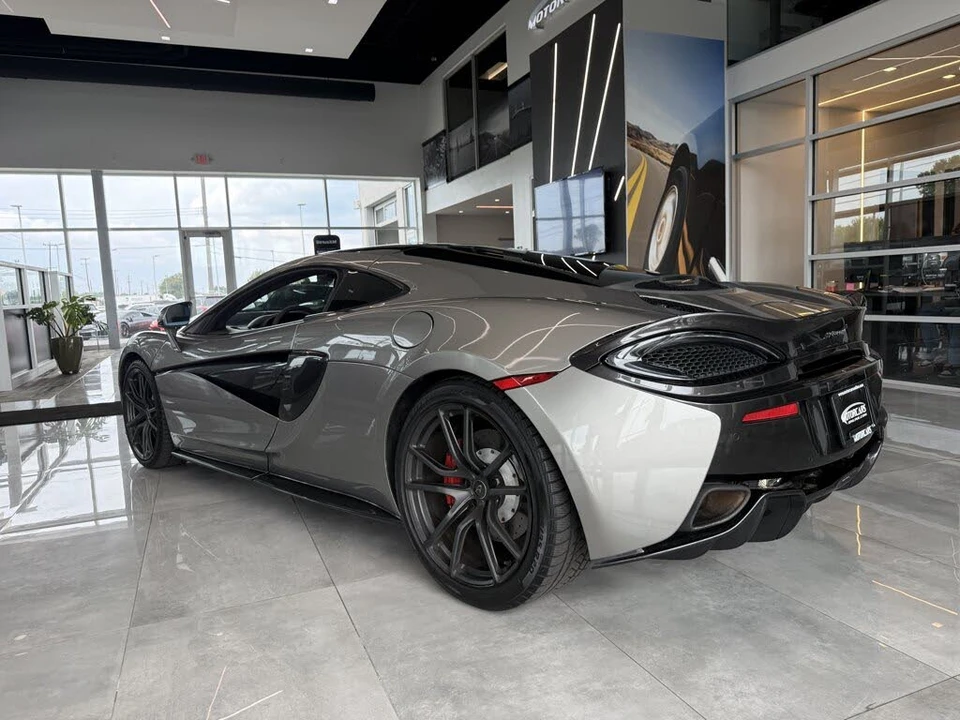 2017 McLaren 570GT - Image 5 of 31