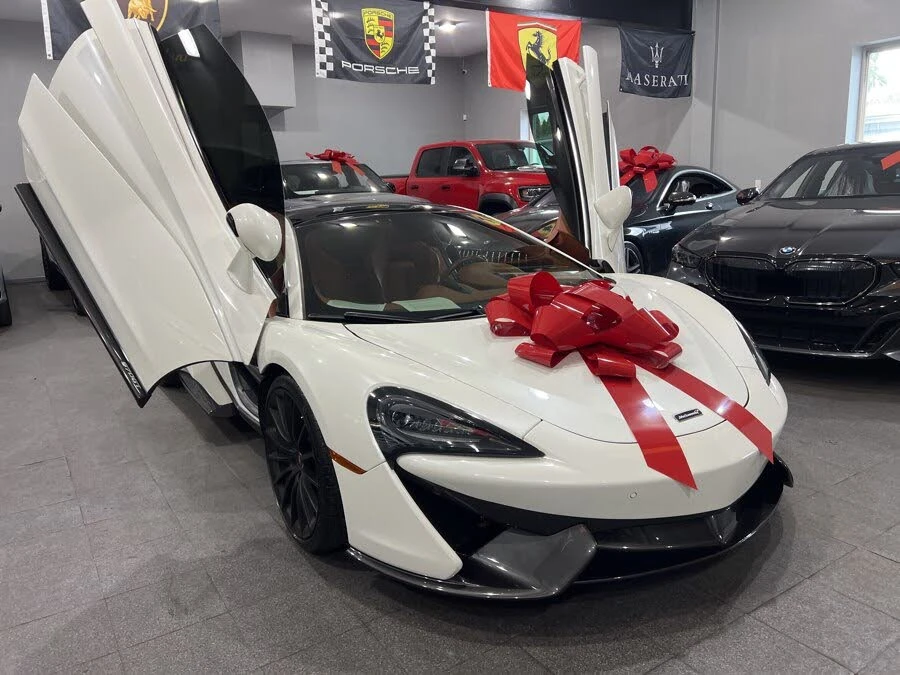 2017 McLaren 570GT - Image 7 of 28