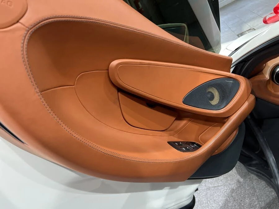 2017 McLaren 570GT - Image 13 of 28