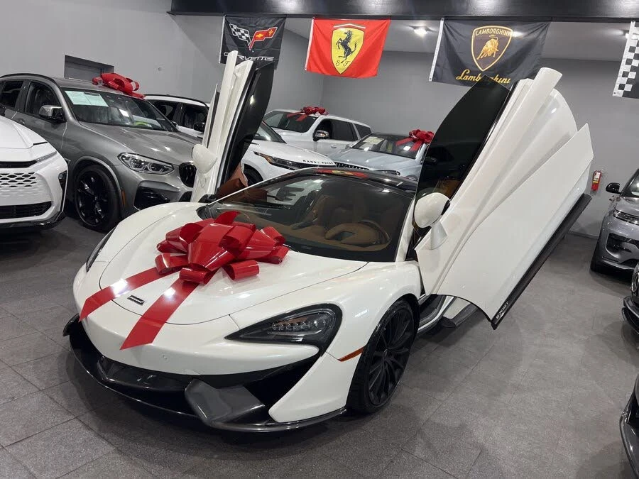 2017 McLaren 570GT - Image 2 of 28