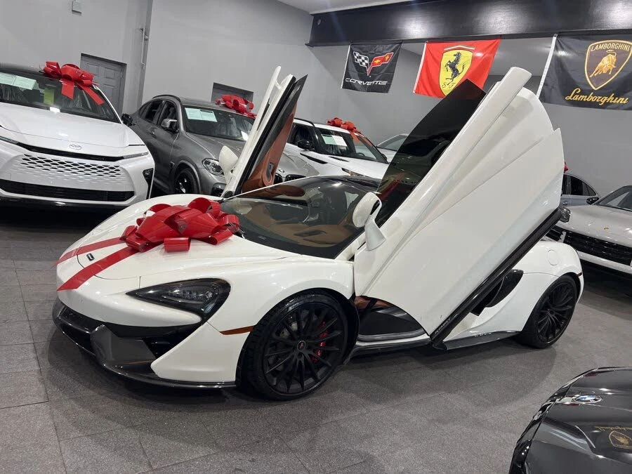 2017 McLaren 570GT - Image 3 of 28