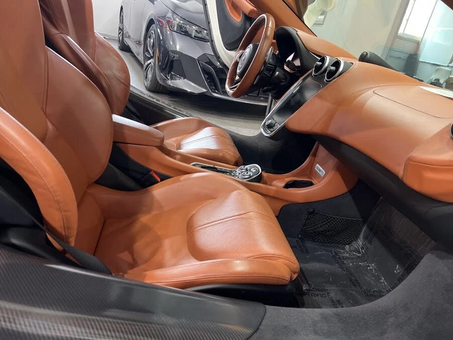 2017 McLaren 570GT - Image 11 of 28