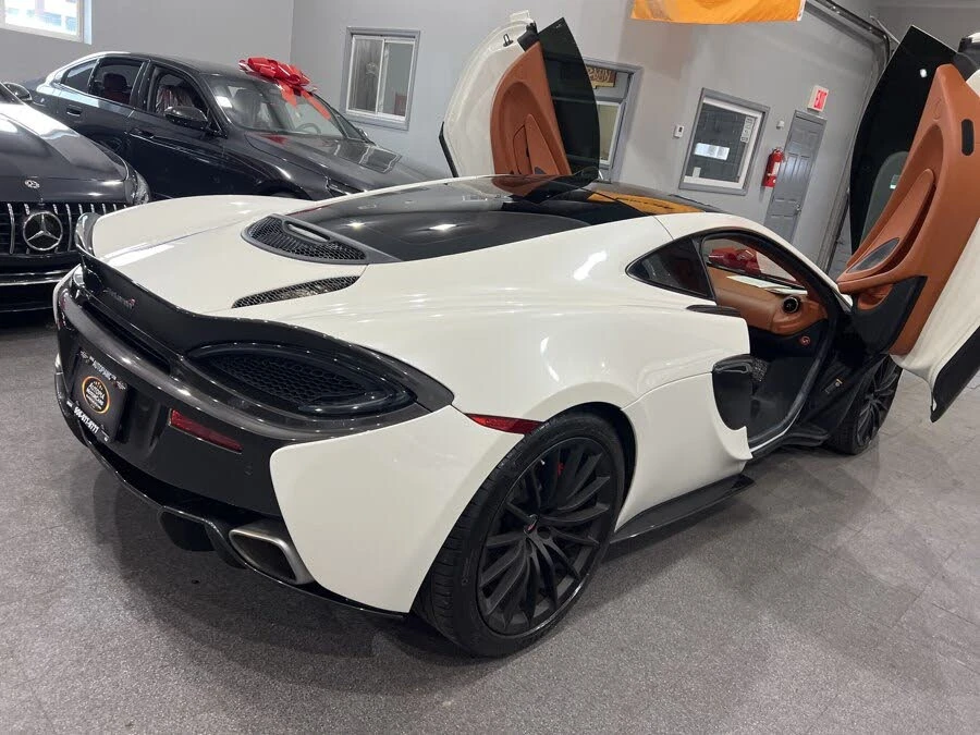 2017 McLaren 570GT - Image 6 of 28