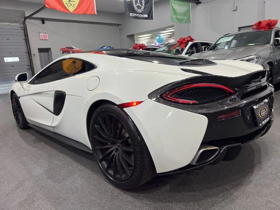 2017 McLaren 570GT - Image 28 of 28
