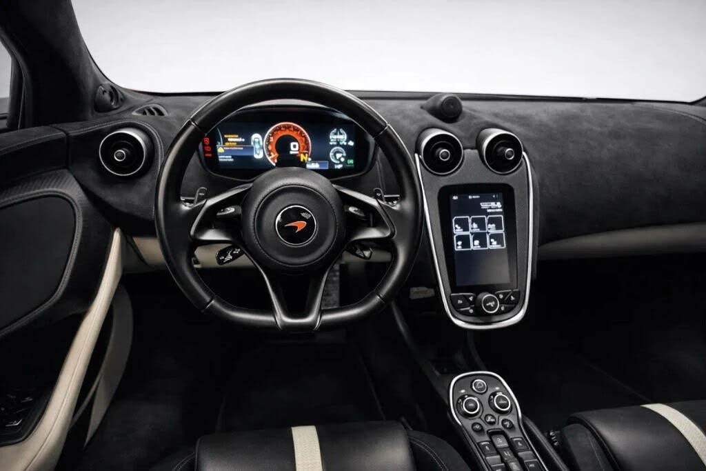 2017 McLaren 570GT - Image 9 of 15