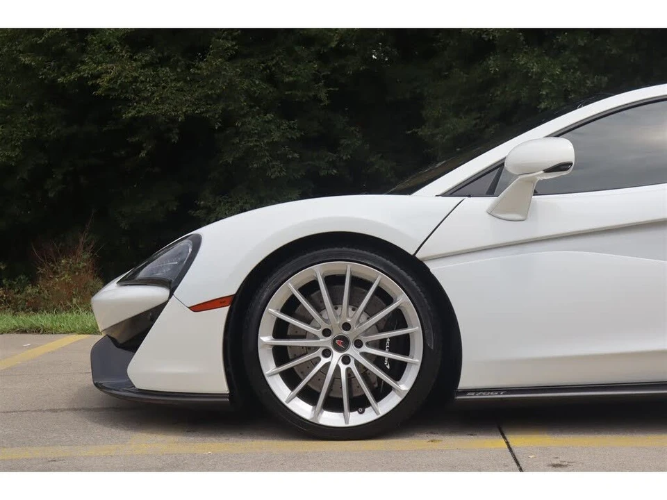 2017 McLaren 570GT - Image 4 of 26