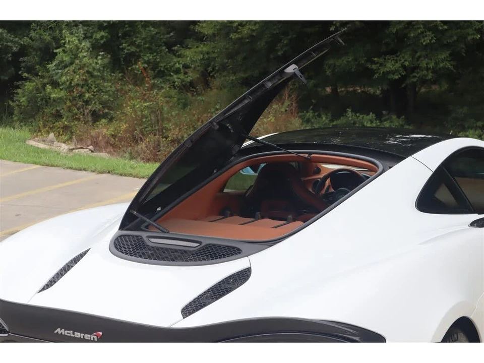 2017 McLaren 570GT - Image 13 of 26