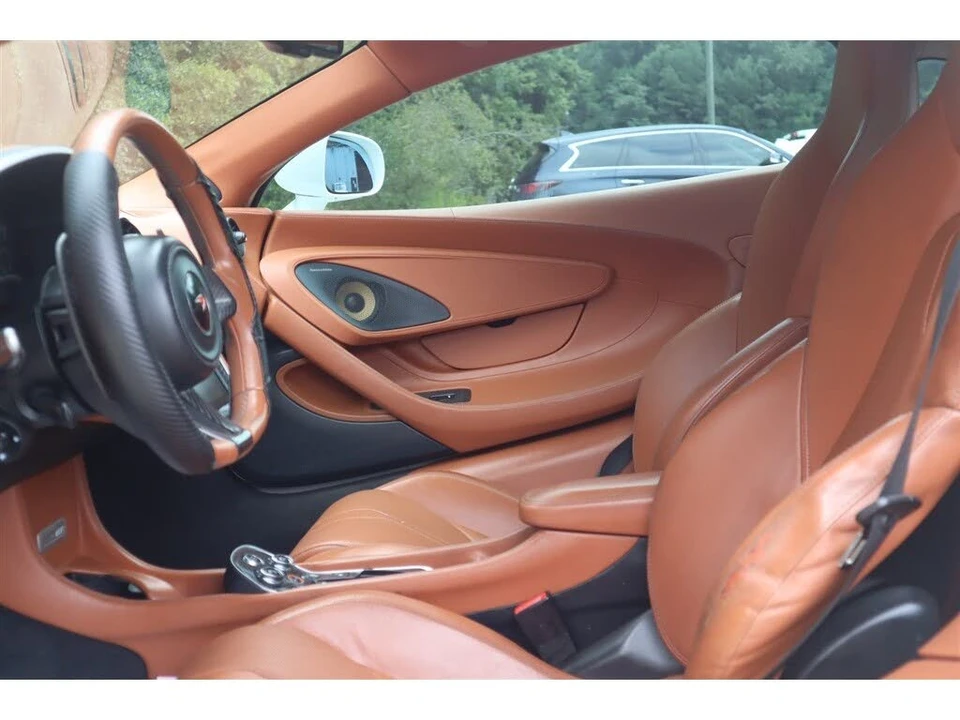 2017 McLaren 570GT - Image 17 of 26
