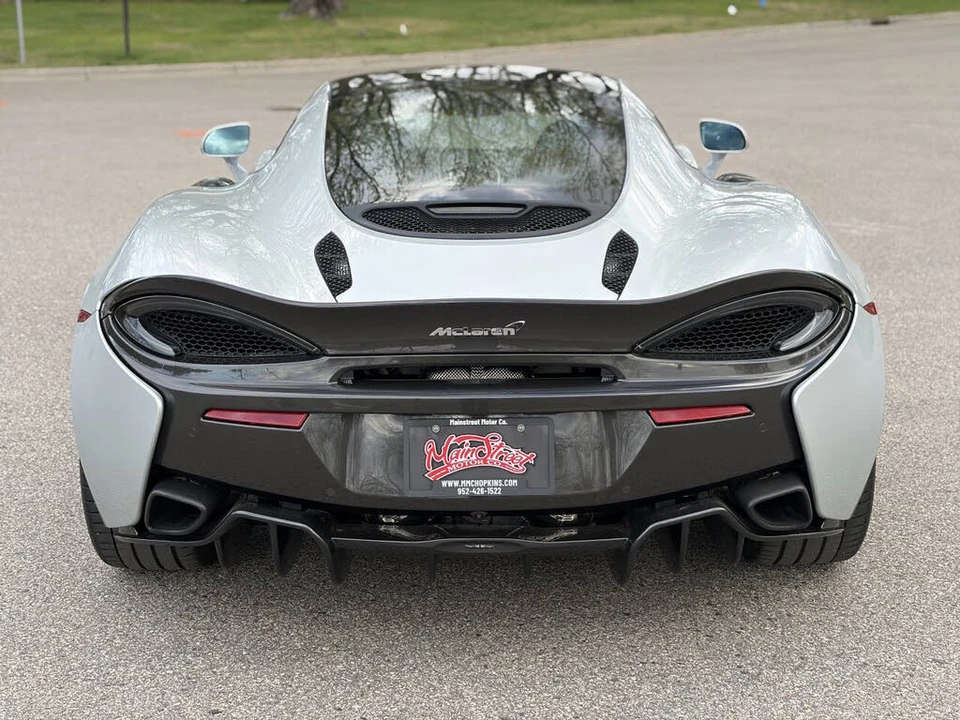 2017 McLaren 570GT - Image 8 of 31