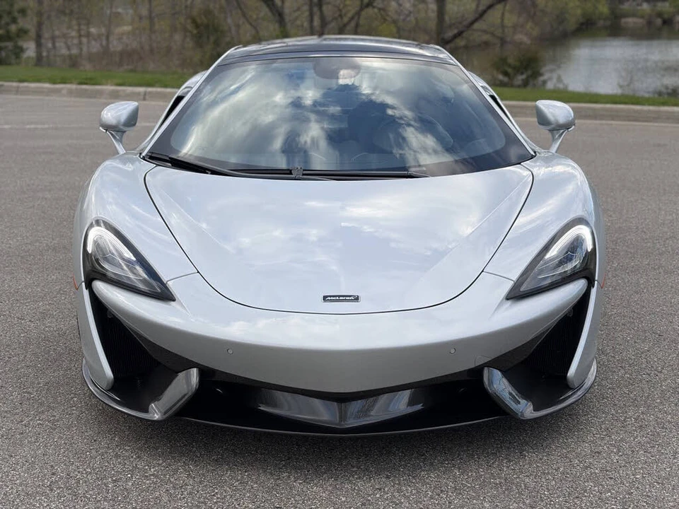 2017 McLaren 570GT - Image 3 of 31