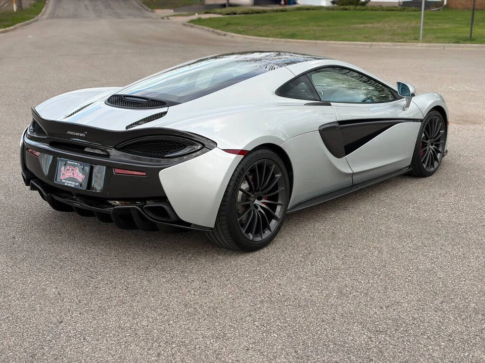 2017 McLaren 570GT - Image 9 of 31