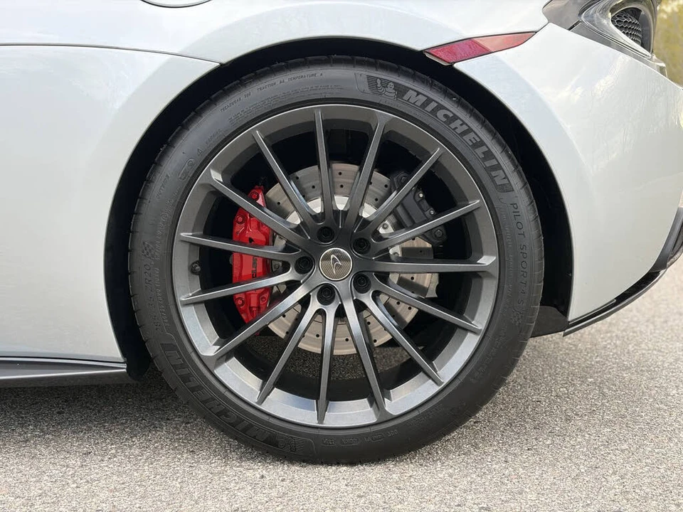 2017 McLaren 570GT - Image 11 of 31