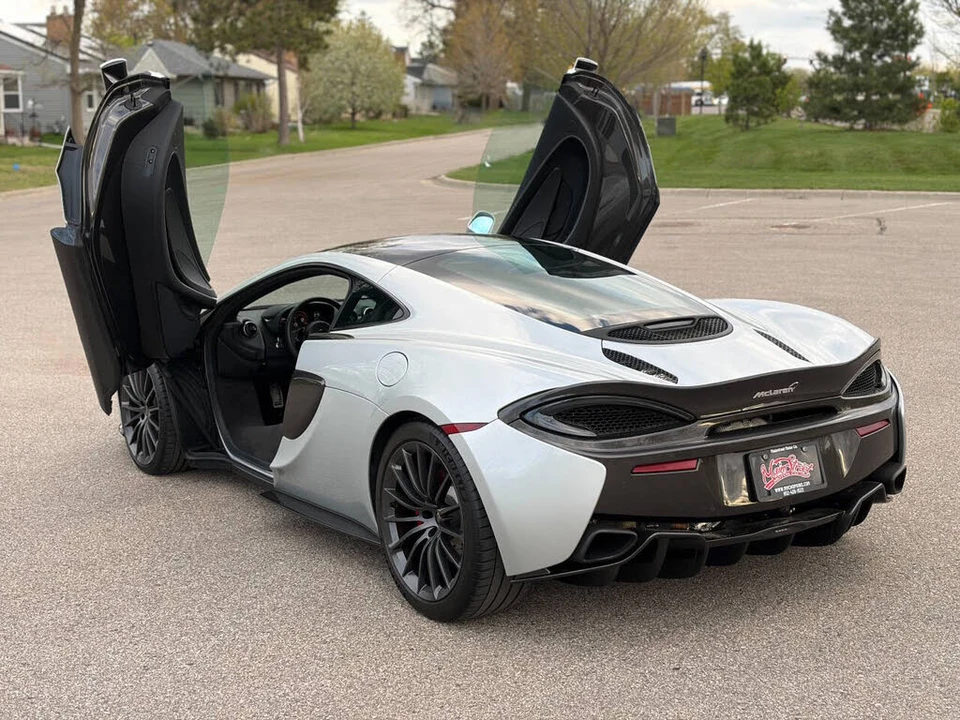 2017 McLaren 570GT - Image 7 of 31