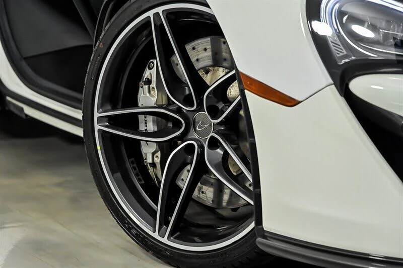 2017 McLaren 570GT - Image 4 of 31