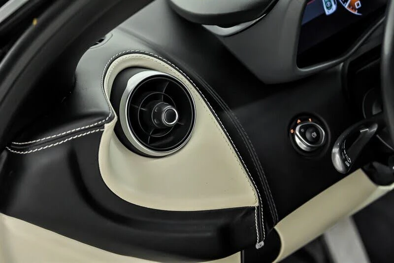 2017 McLaren 570GT - Image 22 of 31
