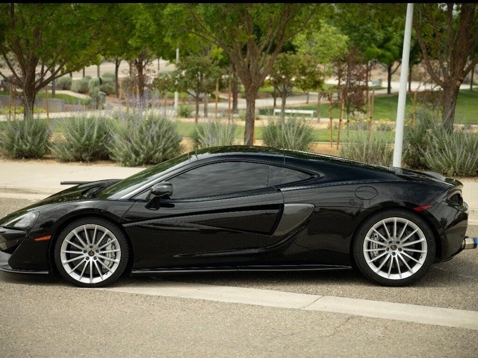 2017 McLaren 570GT - Image 3 of 31