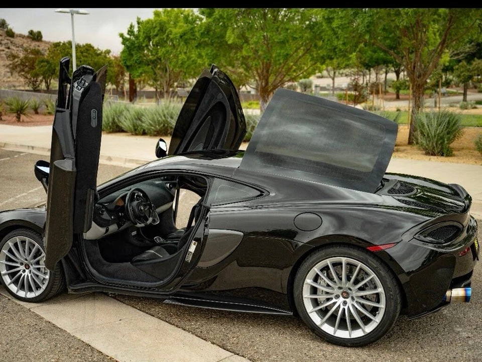 2017 McLaren 570GT - Image 15 of 31