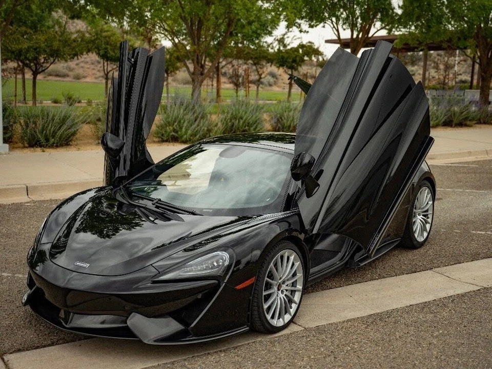 2017 McLaren 570GT - Image 13 of 31