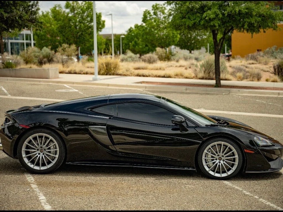 2017 McLaren 570GT - Image 7 of 31