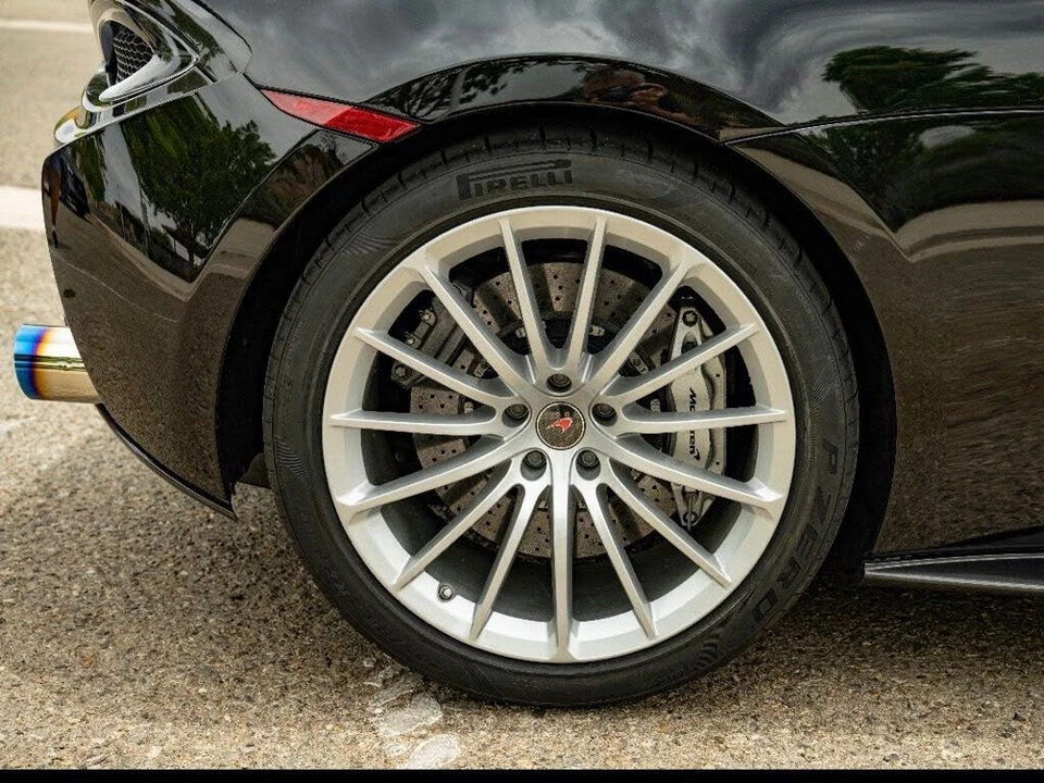2017 McLaren 570GT - Image 25 of 31