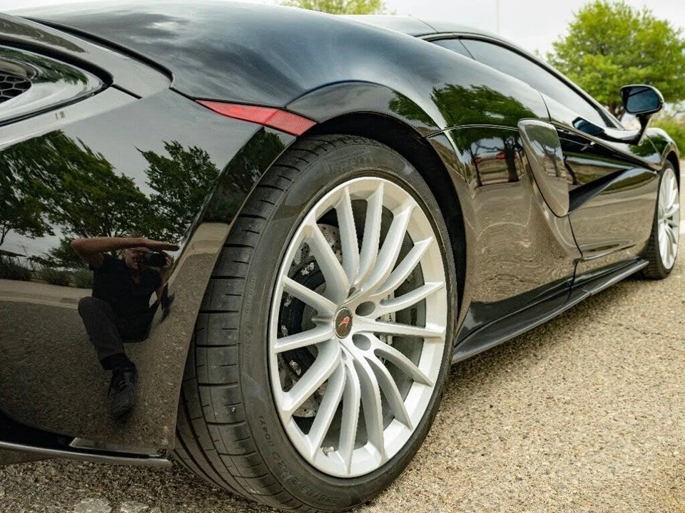 2017 McLaren 570GT - Image 19 of 31