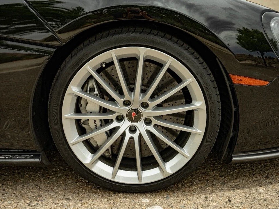 2017 McLaren 570GT - Image 22 of 31