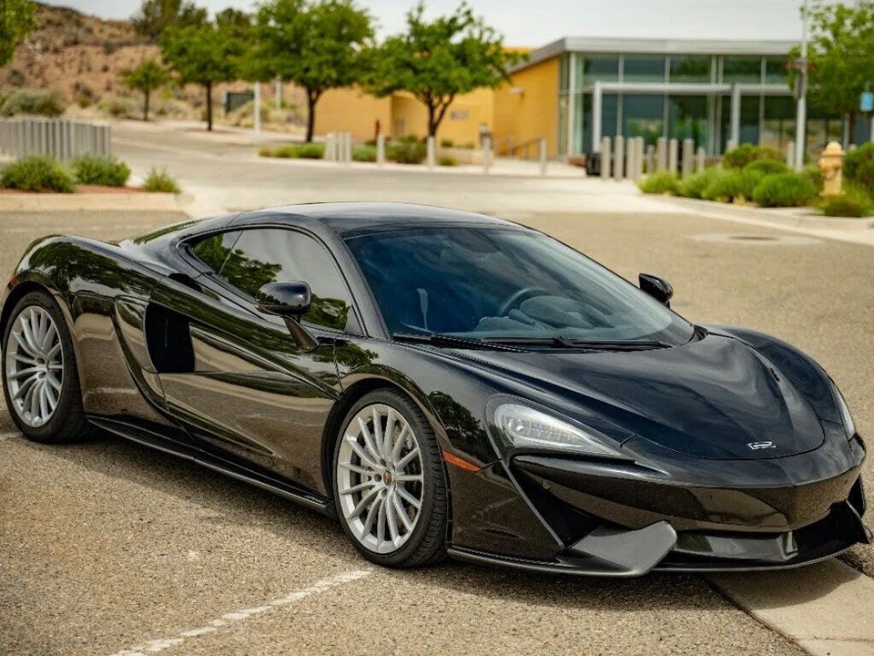 2017 McLaren 570GT - Image 8 of 31