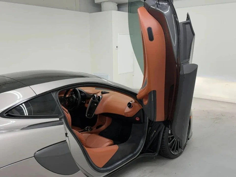 2017 McLaren 570GT - Image 13 of 31