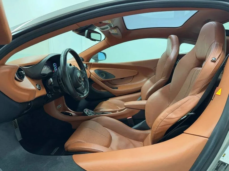 2017 McLaren 570GT - Image 9 of 31