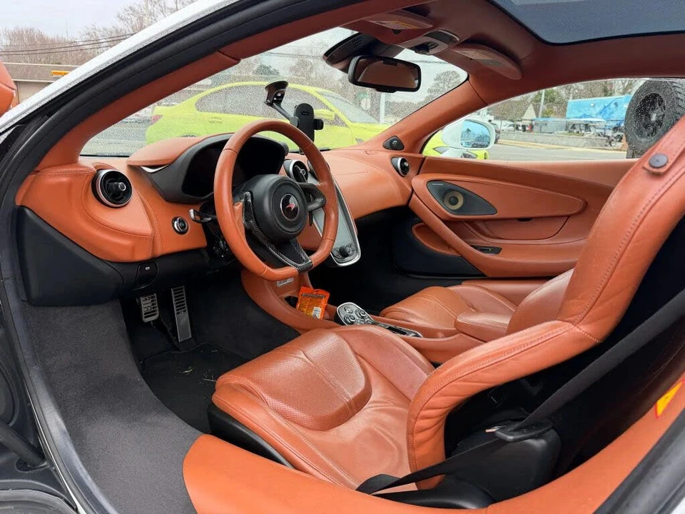 2017 McLaren 570GT - Image 23 of 31