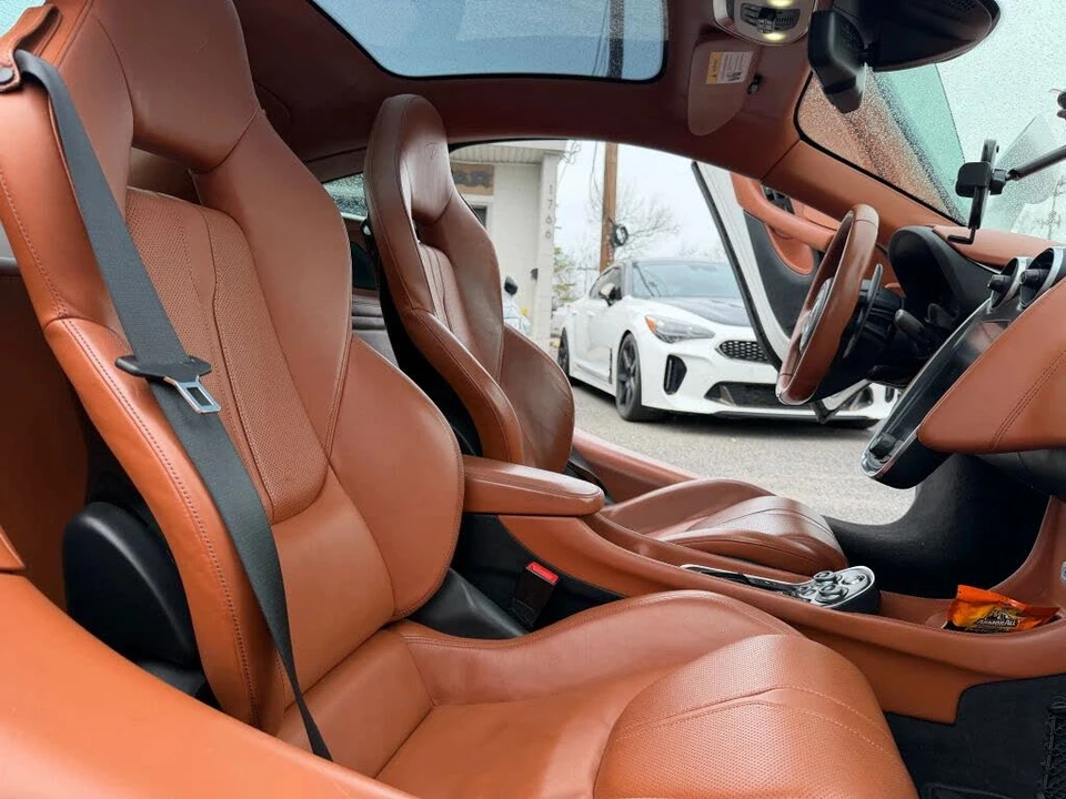 2017 McLaren 570GT - Image 21 of 31