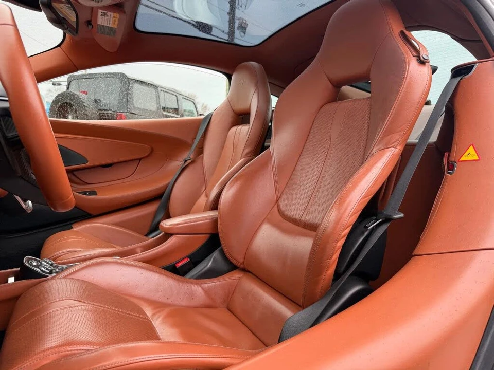 2017 McLaren 570GT - Image 25 of 31
