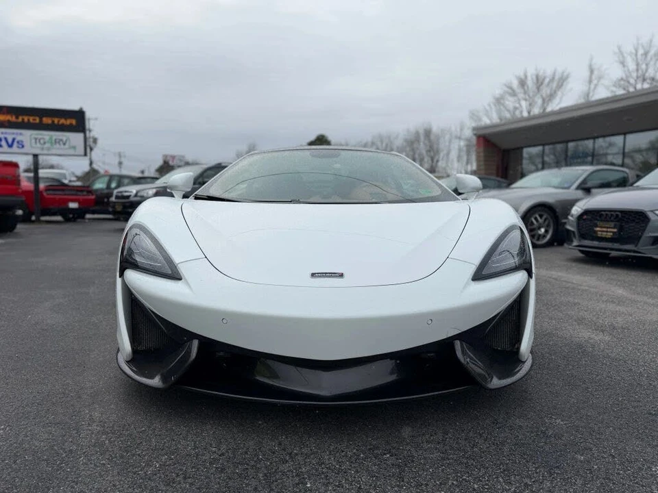 2017 McLaren 570GT - Image 8 of 31