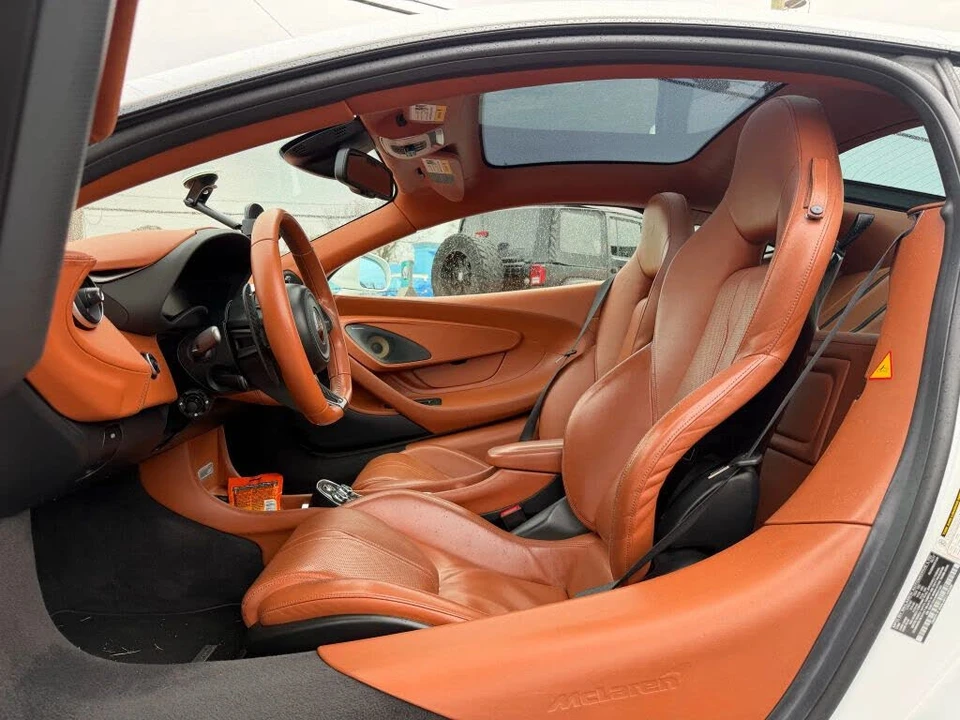 2017 McLaren 570GT - Image 24 of 31