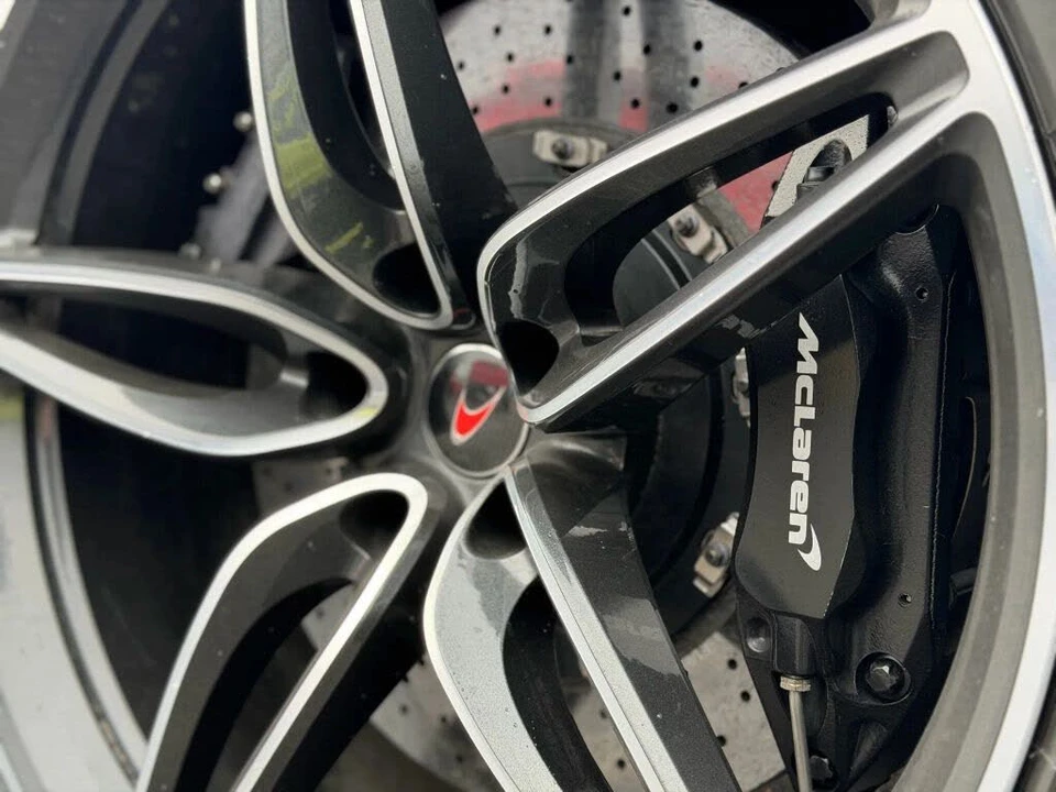 2017 McLaren 570GT - Image 14 of 31