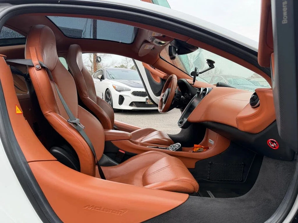 2017 McLaren 570GT - Image 20 of 31