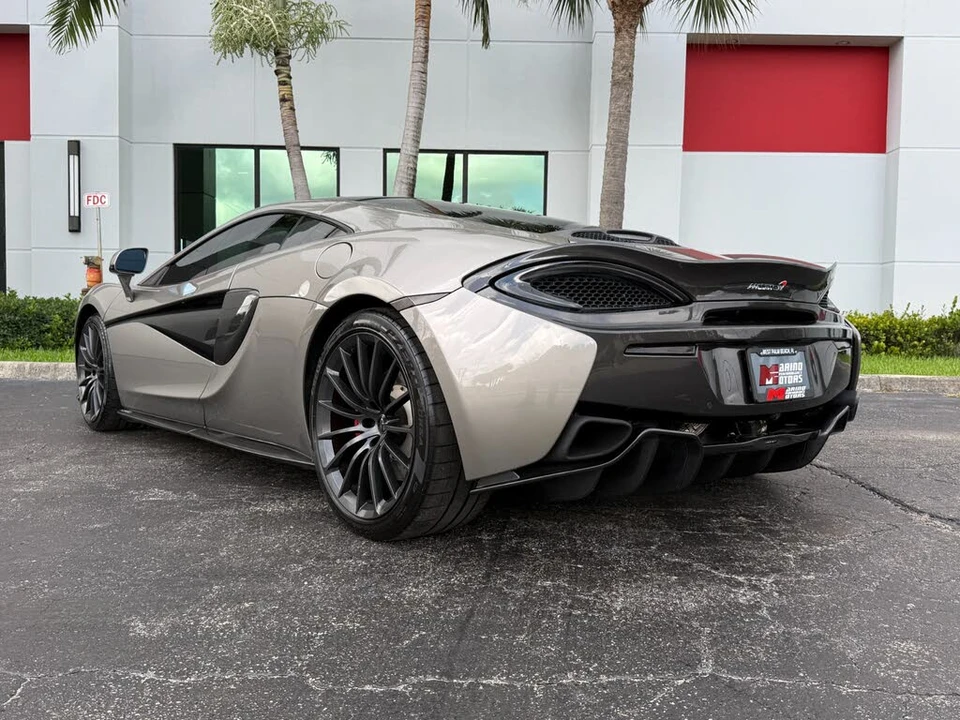 2017 McLaren 570GT - Image 16 of 31