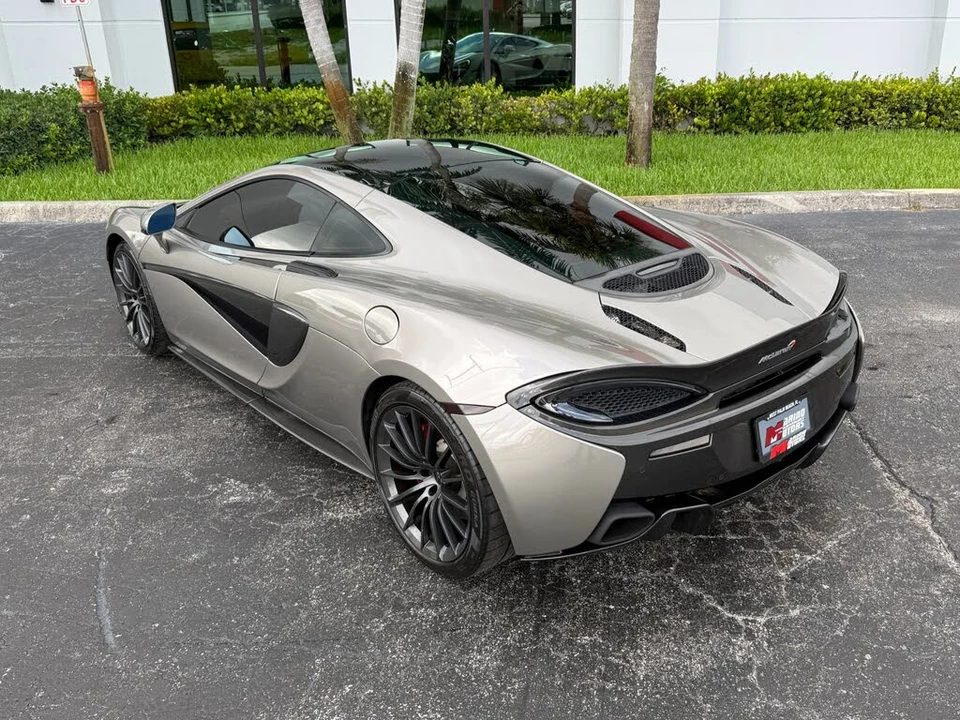 2017 McLaren 570GT - Image 15 of 31