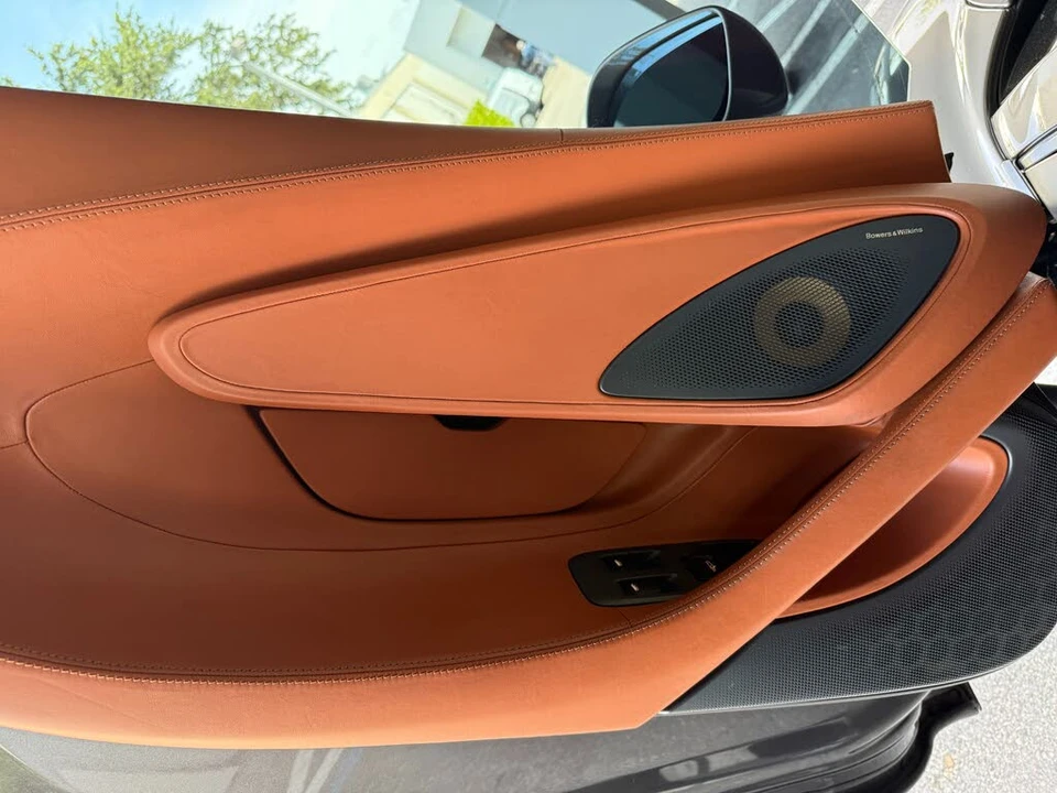 2017 McLaren 570GT - Image 28 of 31
