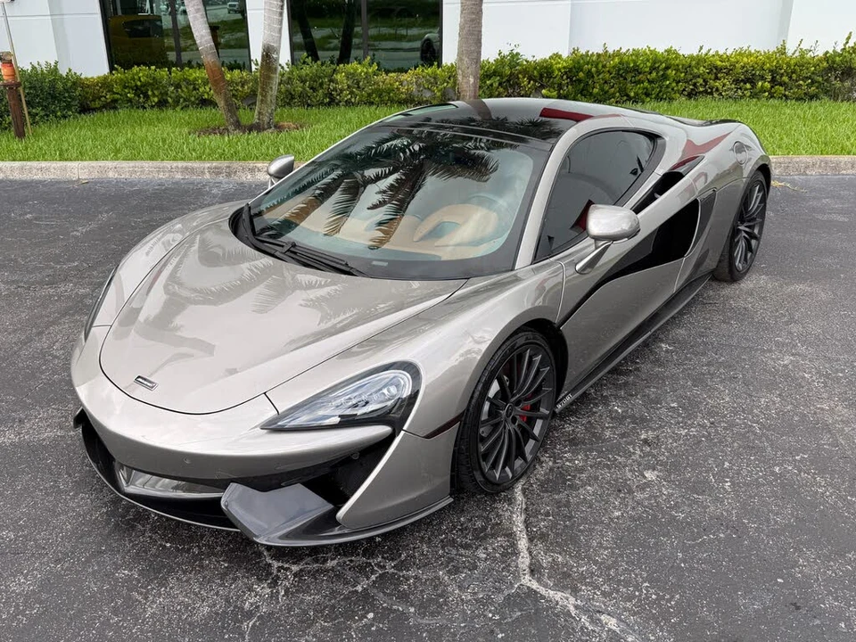 2017 McLaren 570GT - Image 9 of 31