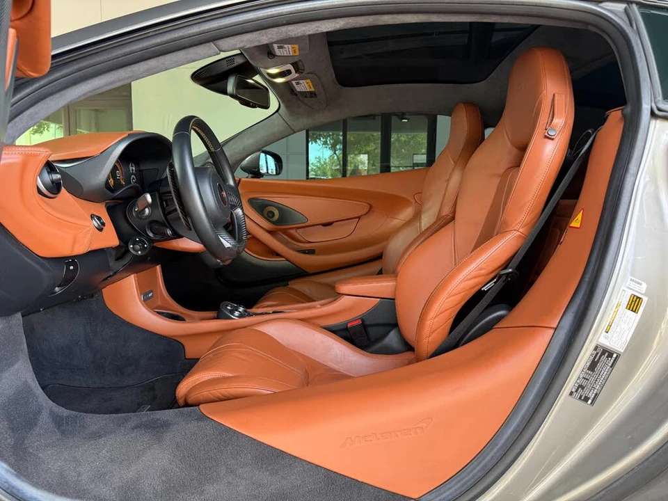 2017 McLaren 570GT - Image 27 of 31